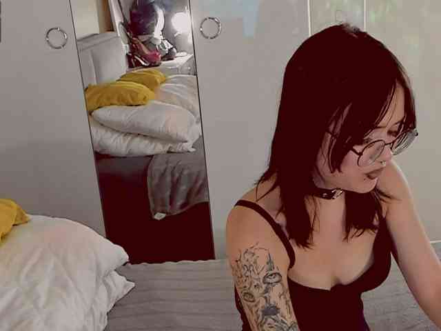 Marika-Degas webcam
