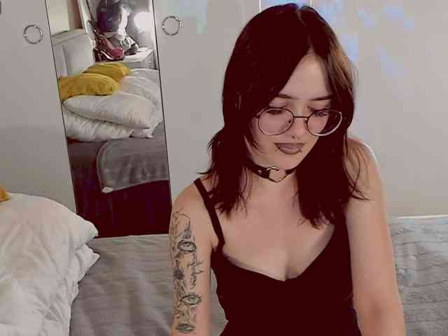 Marika-Degas webcam