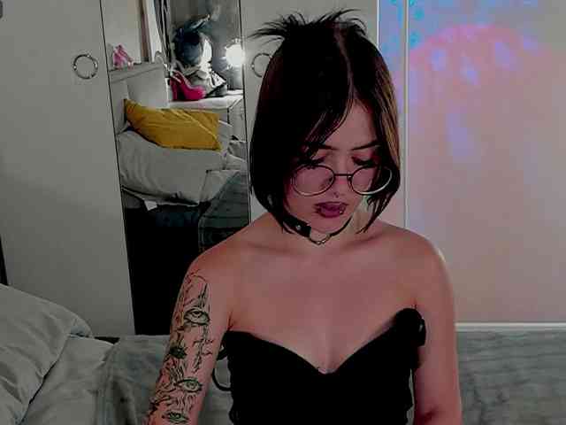 Marika-Degas webcam