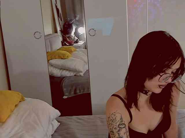 Marika-Degas webcam