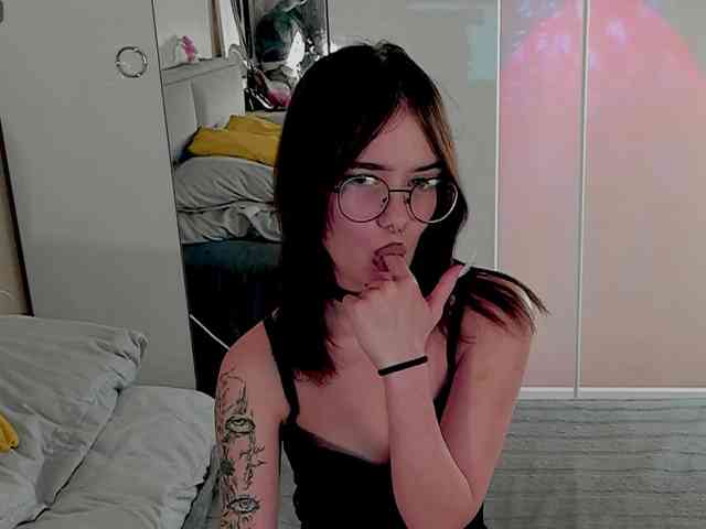 Marika-Degas webcam