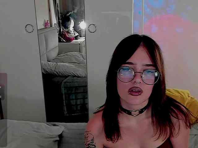 Marika-Degas webcam