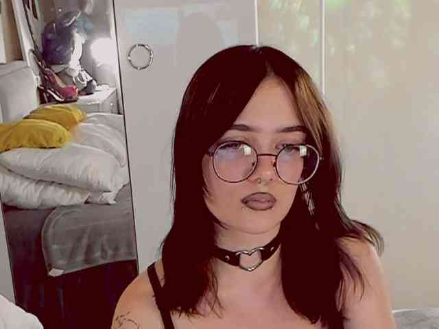 Marika-Degas webcam
