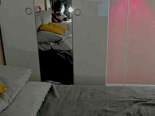 Marika-Degas webcam
