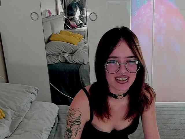 Marika-Degas webcam