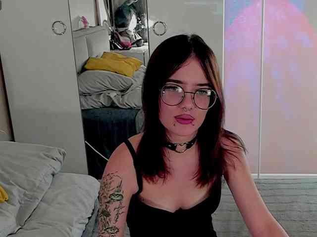 Marika-Degas webcam
