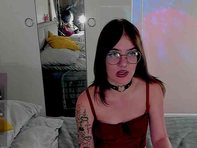 Marika-Degas webcam