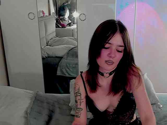 Marika-Degas webcam