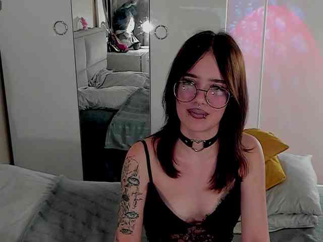 Marika-Degas webcam