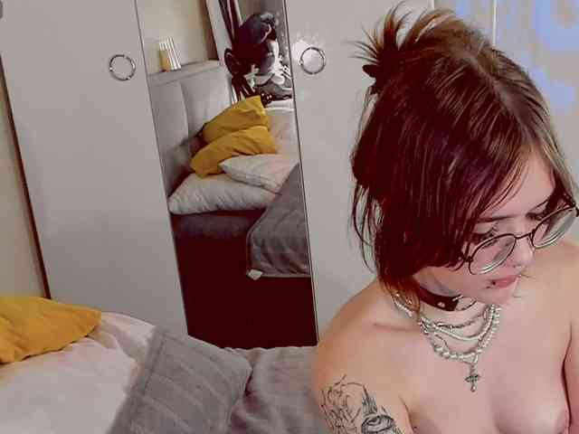 Marika-Degas webcam