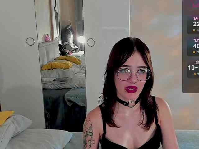 Marika-Degas webcam