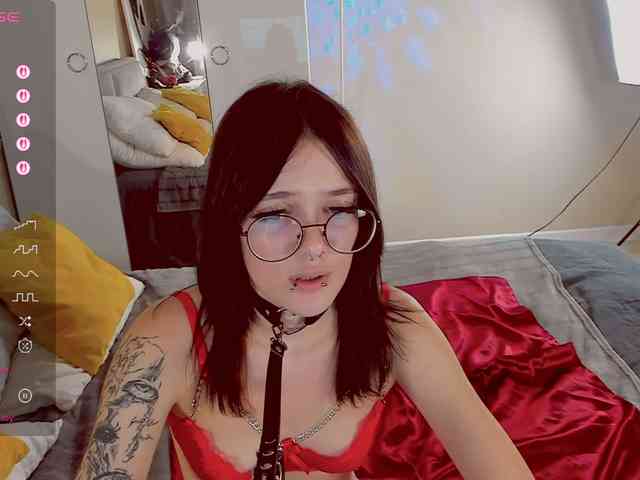 Marika-Degas webcam