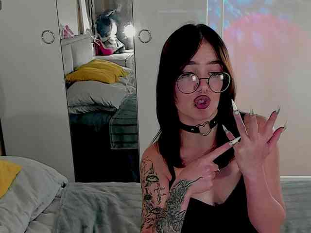 Marika-Degas webcam