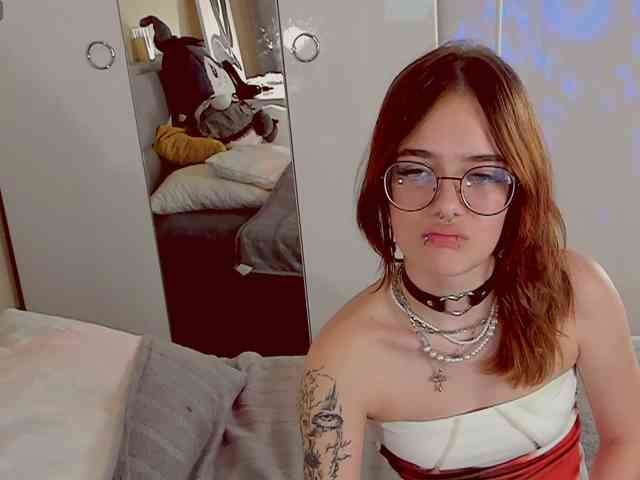 Marika-Degas webcam