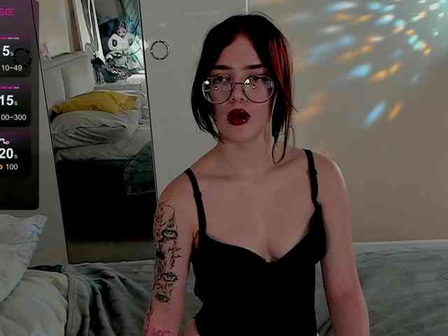 Marika-Degas webcam