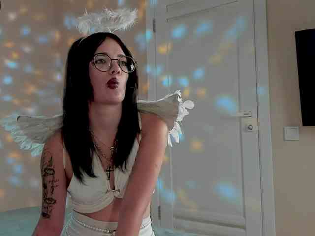 Marika-Degas webcam