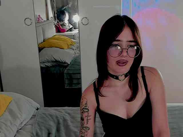 Marika-Degas webcam