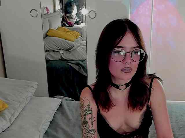 Marika-Degas webcam