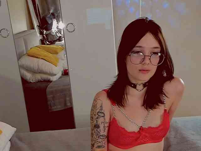 Marika-Degas webcam