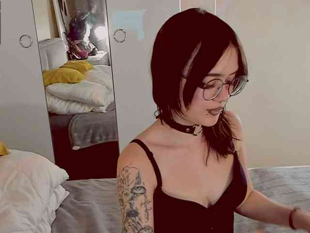 Marika-Degas webcam