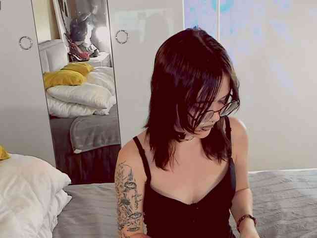 Marika-Degas webcam