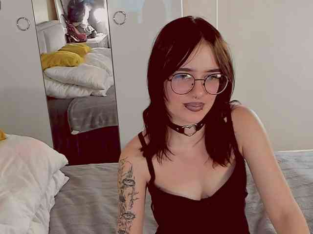 Marika-Degas webcam