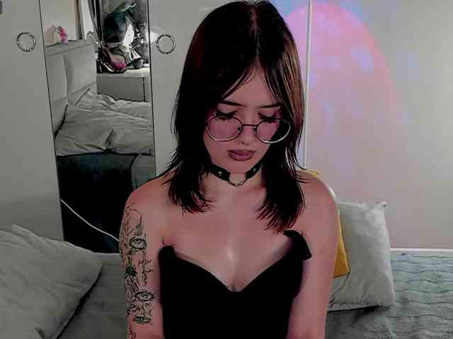 Marika-Degas webcam