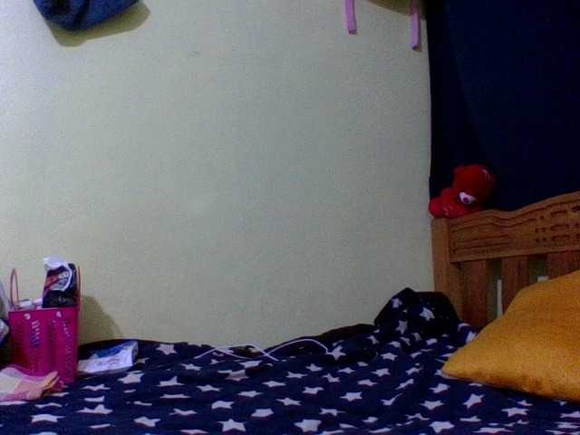 Roseroca33 live cam on BongaCams