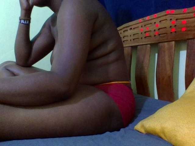 Roseroca33 live cam on BongaCams