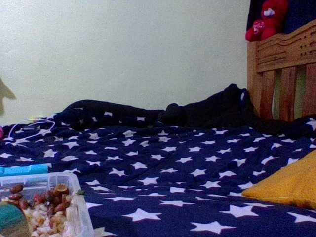 Roseroca33 live cam on BongaCams