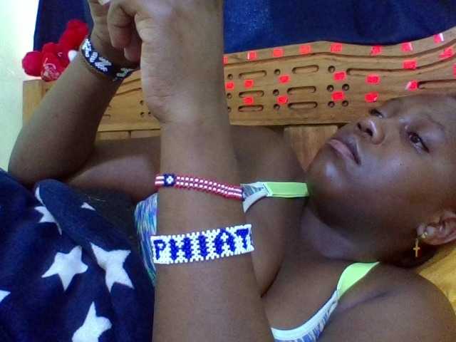 Roseroca33 live cam on BongaCams