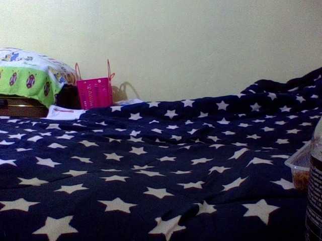 Roseroca33 live cam on BongaCams