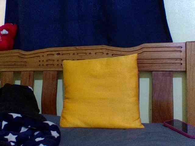 Roseroca33 Live Webcam on BongaCams