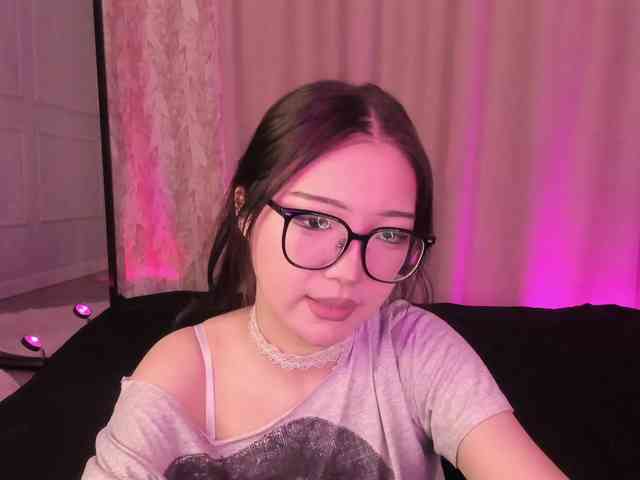 ErinaaaaMeow webcam