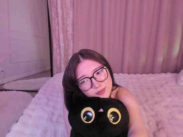 ErinaaaaMeow webcam