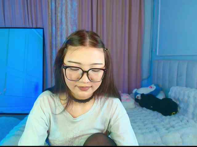 ErinaaaaMeow webcam