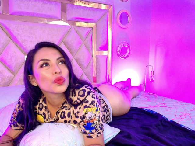 Emma-Sanz--'s BongaCams show and profile