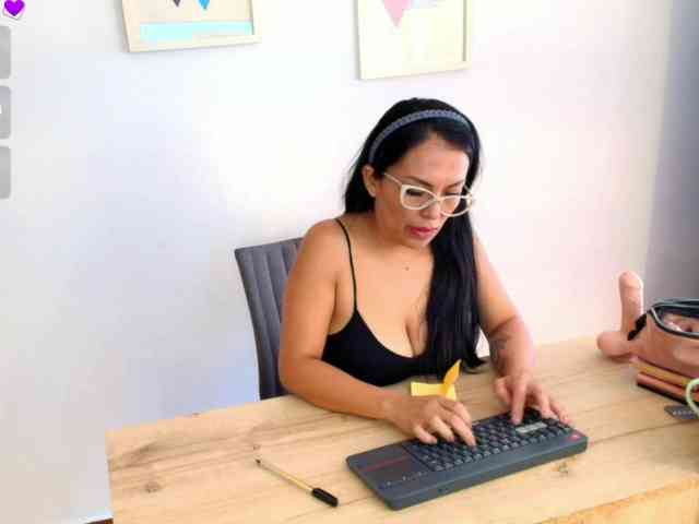 Emma-Sanz-- webcam