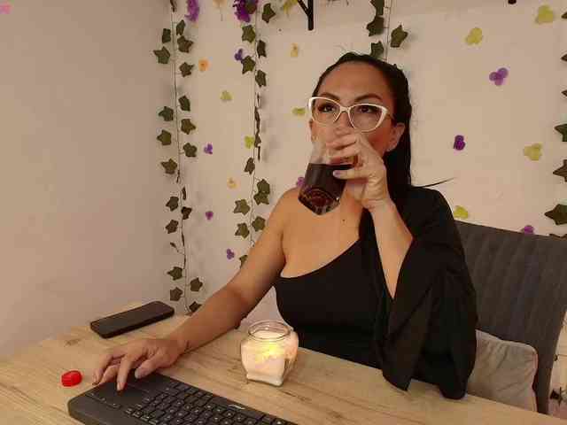 Emma-Sanz-- webcam