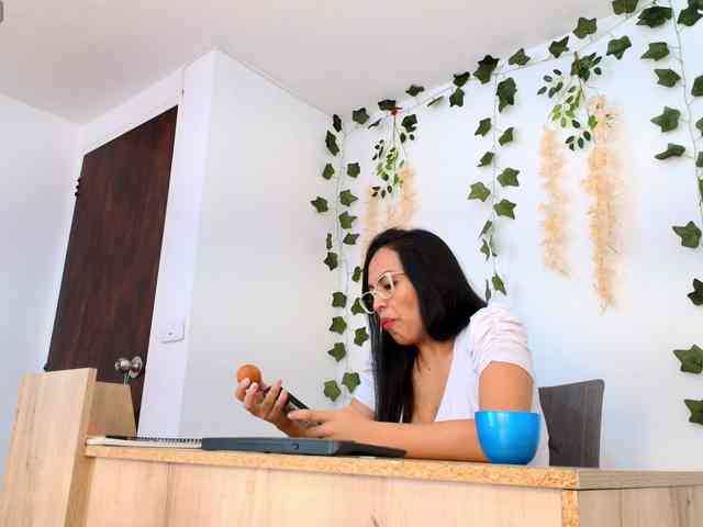 Emma-Sanz-- webcam
