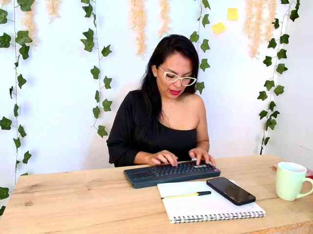 Emma-Sanz-- webcam