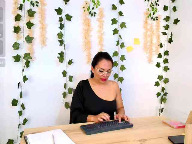 Emma-Sanz-- webcam