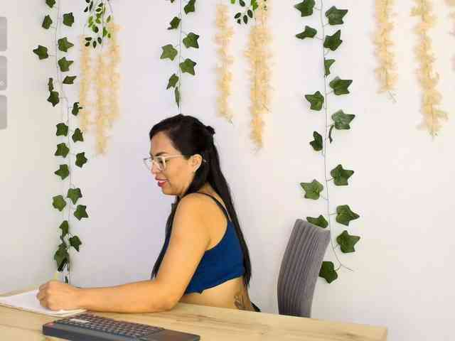 Emma-Sanz-- webcam