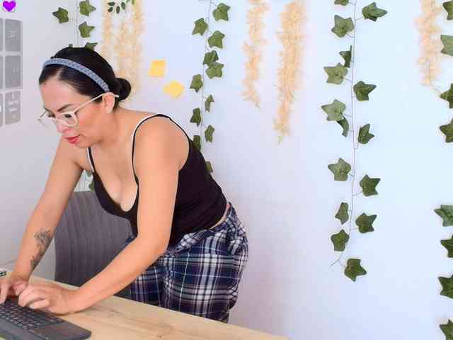 Emma-Sanz-- webcam