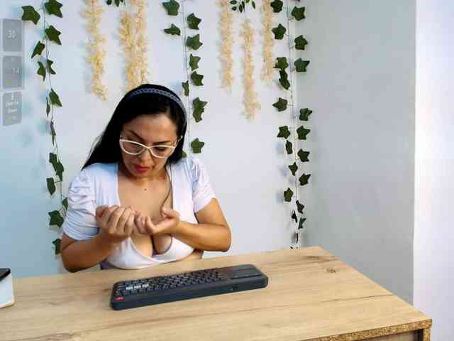 Emma-Sanz-- webcam