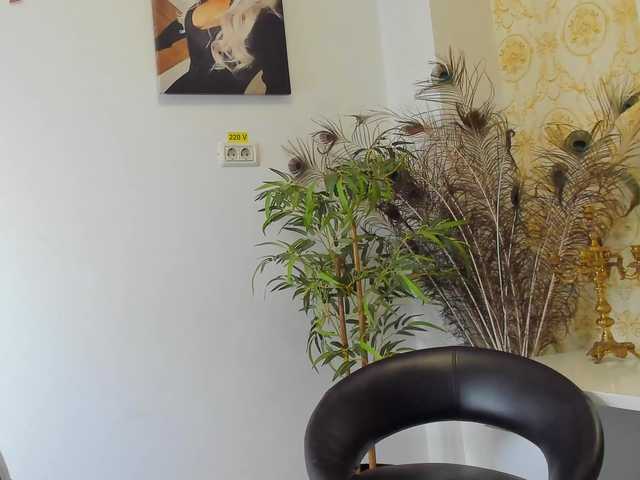 BlueEyesDesire live cam on BongaCams