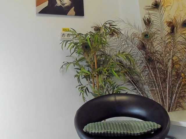 BlueEyesDesire live cam on BongaCams