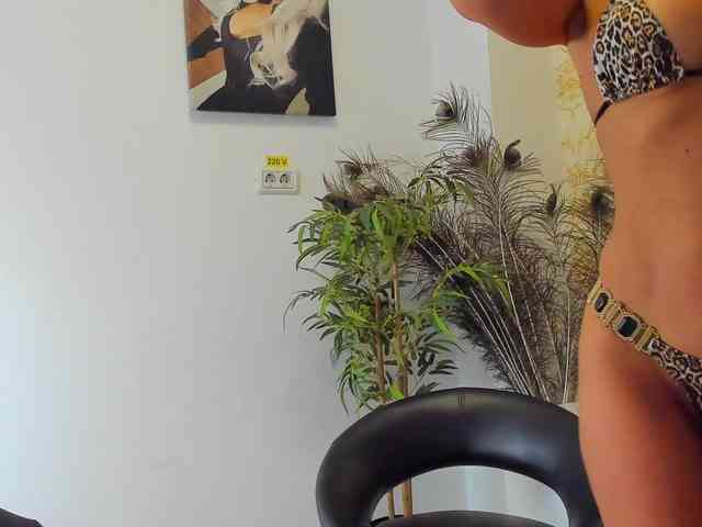 BlueEyesDesire webcam