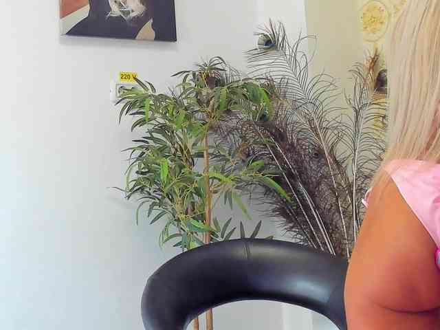 BlueEyesDesire webcam