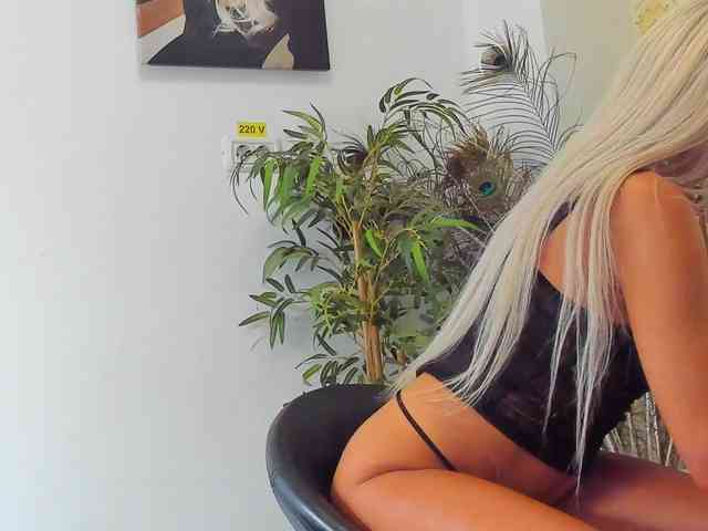 BlueEyesDesire webcam